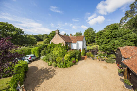 Burwash Weald, Etchingham 4 bed detached house for sale
