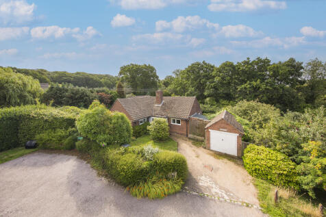 Roselands Avenue, Mayfield 4 bed chalet for sale