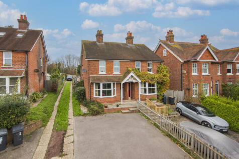 High Street, Horam, Heathfield 3 bed semi