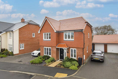 Marigold Avenue, Horam, Heathfield 4 bed link detached house for sale