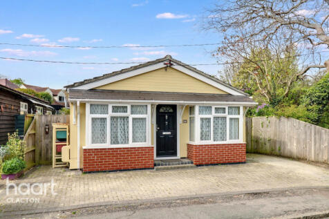 Kirby Road, Walton On The Naze 3 bed detached bungalow for sale