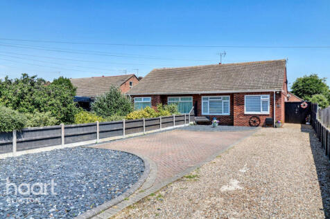 4 bedroom semi-detached bungalow for sale