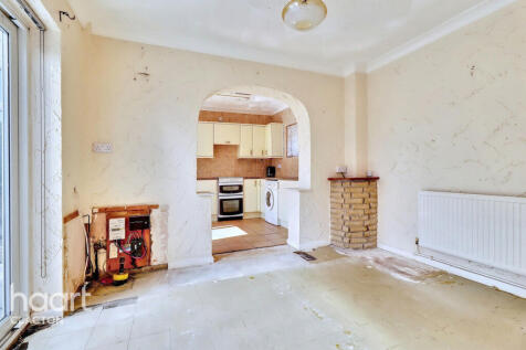 2 bedroom semi-detached bungalow for sale