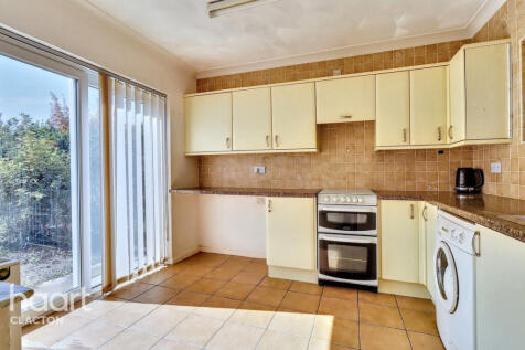 2 bedroom semi-detached bungalow for sale