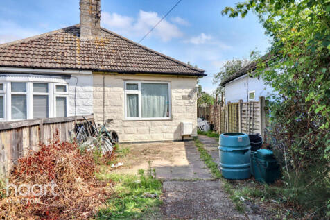2 bedroom semi-detached bungalow for sale