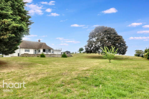 Sandy Lane, Grays 4 bed chalet for sale