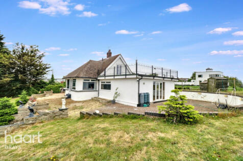 Sandy Lane, Grays 4 bed chalet for sale