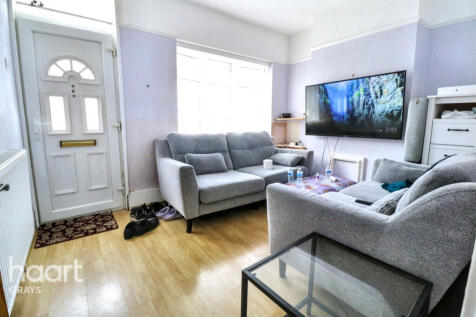 Castle Road, Grays 3 bed terraced house for sale