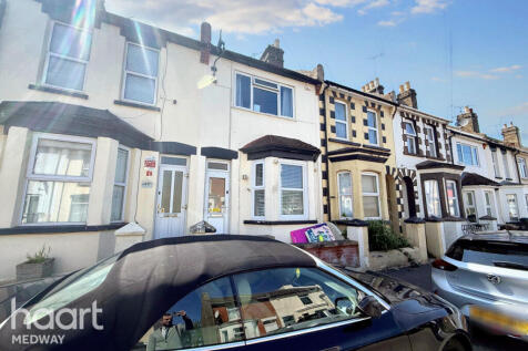 Victoria Road, Chatham 3 bed terraced house for sale