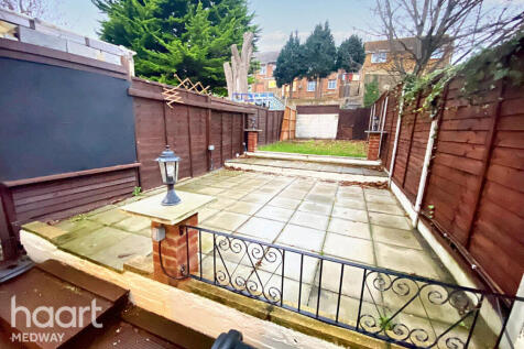 Dale Street, Chatham 2 bed terraced house for sale