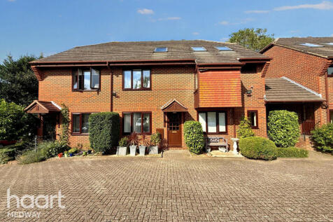Valley View Road, Rochester 1 bed apartment for sale