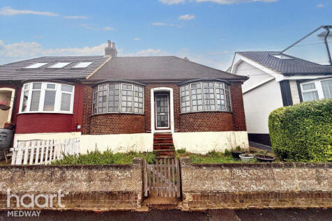 2 bedroom semi-detached bungalow for sale