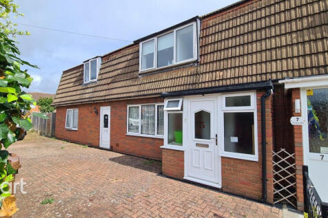 7 bedroom semi-detached house for sale