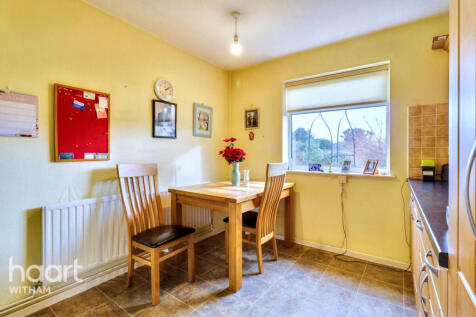 St Nicholas Road, Witham 3 bed chalet for sale