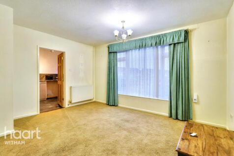 2 bedroom maisonette for sale