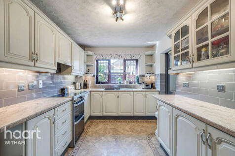 Tudor Place, Mayland 4 bed detached house for sale