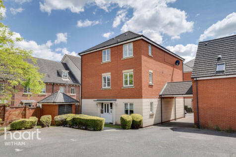 Halcyon Close, Witham 2 bed apartment for sale
