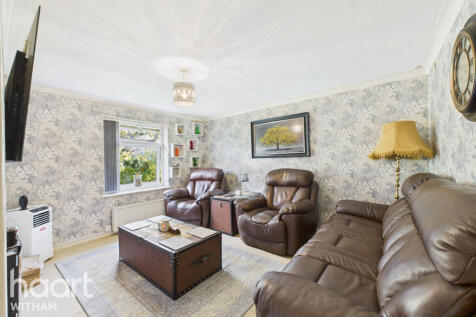 Shortridge Court, Witham 2 bed apartment for sale