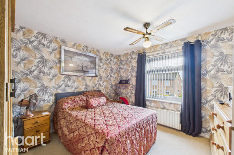 Shortridge Court, Witham 2 bed apartment for sale
