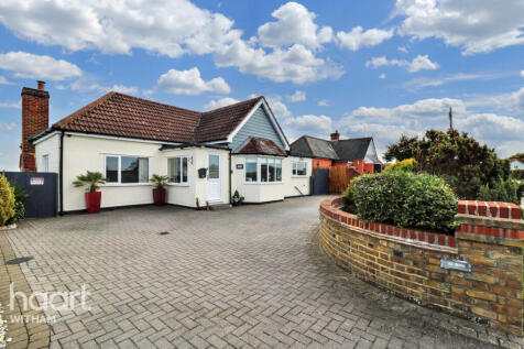 Mundon Road, Mundon, Maldon 3 bed chalet for sale