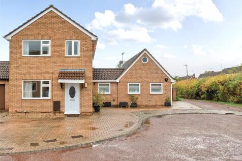 Aysgarth Avenue, Cheltenham GL51 4 bed detached house for sale