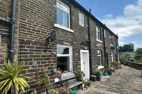6 Lane Ends, Halifax, HX2 2 bed terraced house for sale
