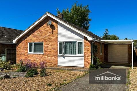 Poplar Way, Attleborough, Norfolk, NR17 2 bed detached bungalow for sale
