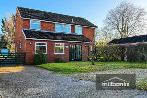 London Road, Attleborough, Norfolk... 4 bed detached house for sale