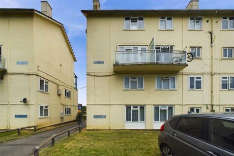 Penhill Road, Matson, Gloucester, GL4 2 bed apartment for sale