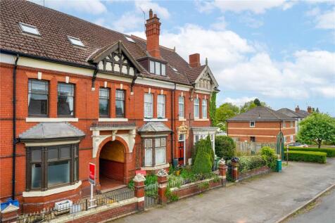 367 Hurcott Road, Kidderminster... 5 bed terraced house for sale