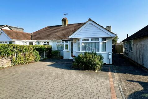 2 bedroom semi-detached bungalow for sale