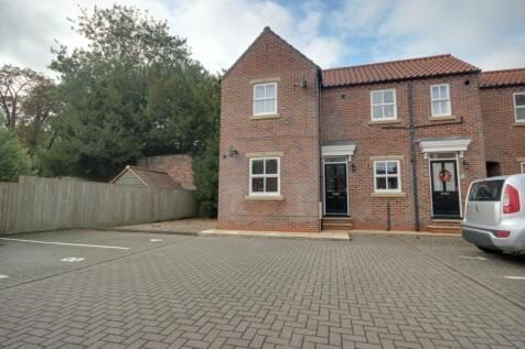 1 bedroom ground floor flat for sale