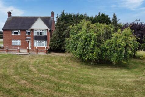 Ipswich Road, Gosbeck IP6 4 bed detached house for sale