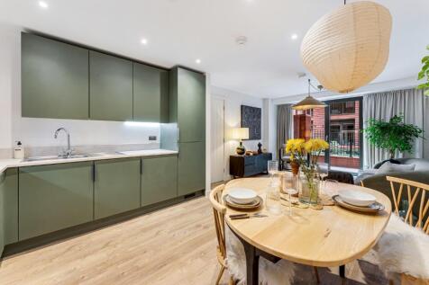 3 bedroom town house for sale