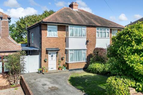 Molesham Way, West Molesey, KT8 3 bed semi