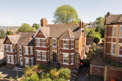 6 bedroom semi-detached house for sale