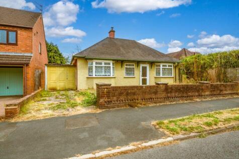 Heath Farm Road, Stourbridge DY8 3 bed detached bungalow for sale