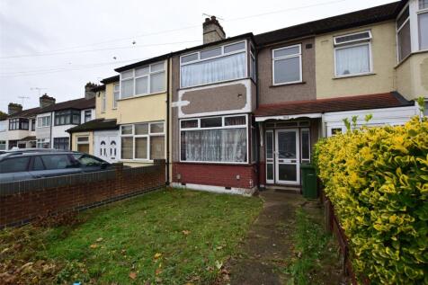 Crow Lane, Romford RM7 3 bed terraced house for sale