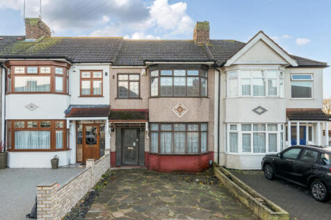 Barton Avenue, Romford RM7 3 bed terraced house for sale