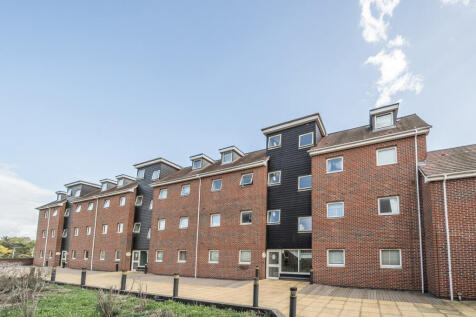 Nayland Court, Romford RM1 2 bed apartment for sale