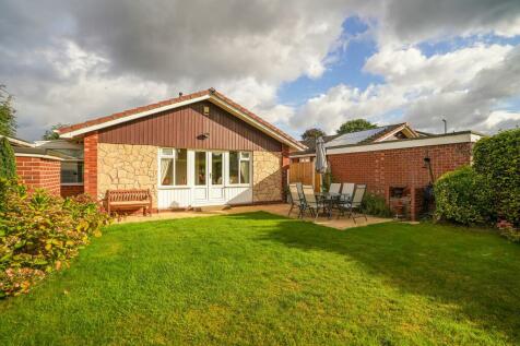 2 bedroom detached bungalow for sale