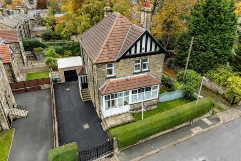 6 bedroom detached house for sale