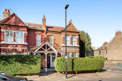 2 bedroom maisonette for sale