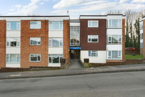 Grove Road, Burgess Hill, West Sussex 2 bed apartment for sale