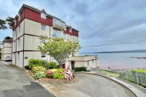 3 bedroom flat for sale
