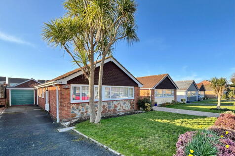 2 bedroom detached bungalow for sale