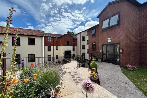 Pebble Court, Paignton 2 bed flat for sale