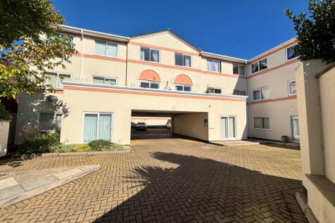 Dawes Court, Fisher Street, Paignton 1 bed flat for sale