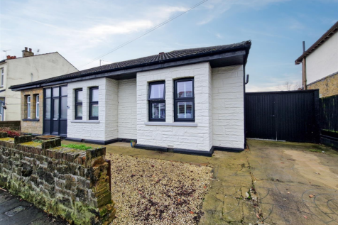2 bedroom semi-detached bungalow for sale