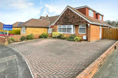 St. Vincent Crescent, Waterlooville... 4 bed bungalow for sale